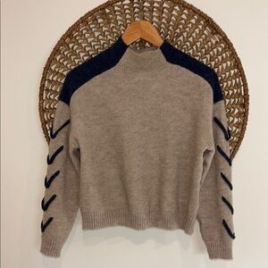Central Park West Stylish Beige and Navy Sweater size small